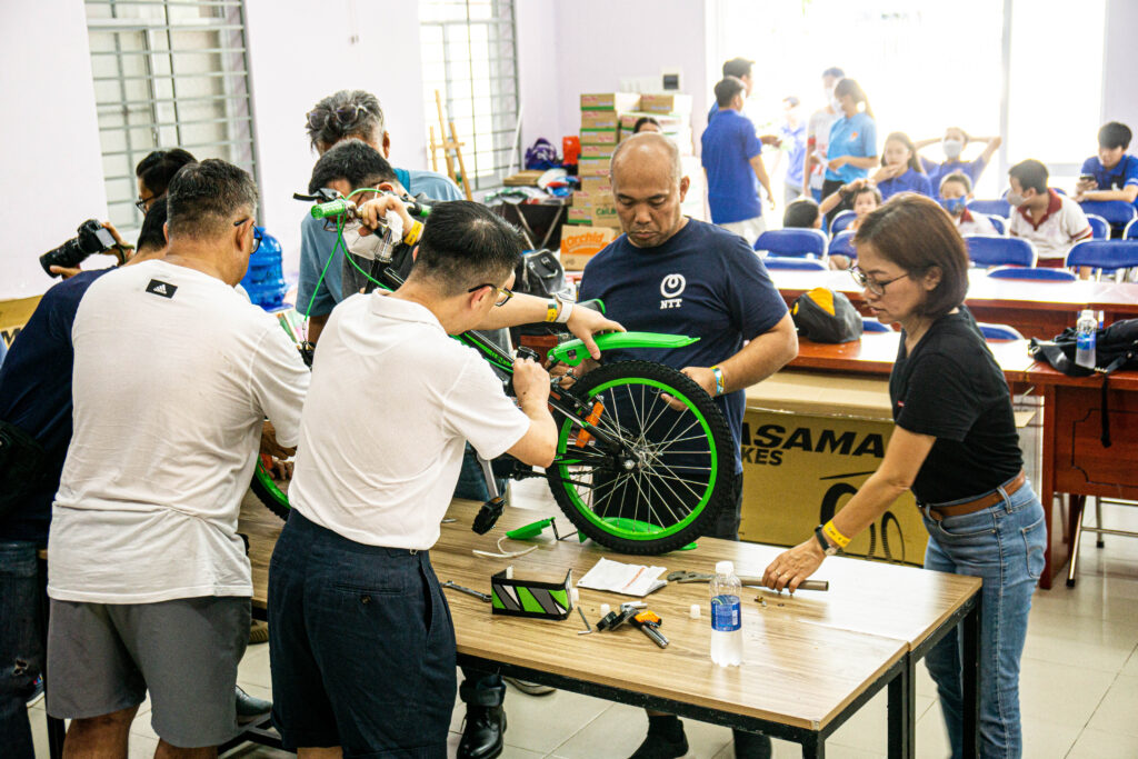 ho chi minh bike building team bonding