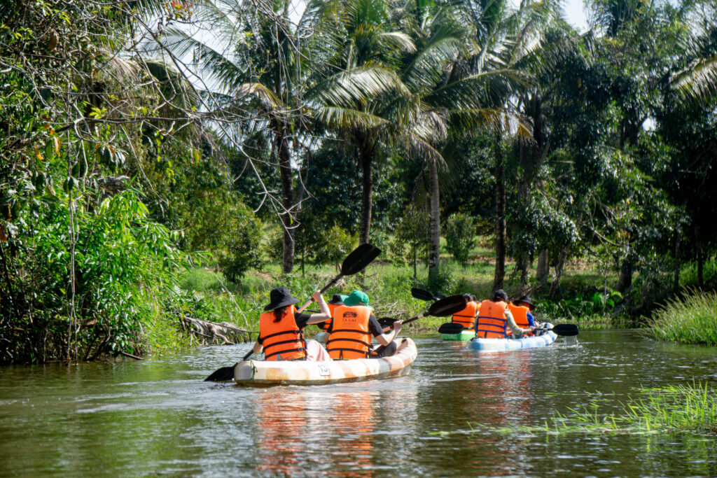 team kayaking ta lai longhouse nam cat tien