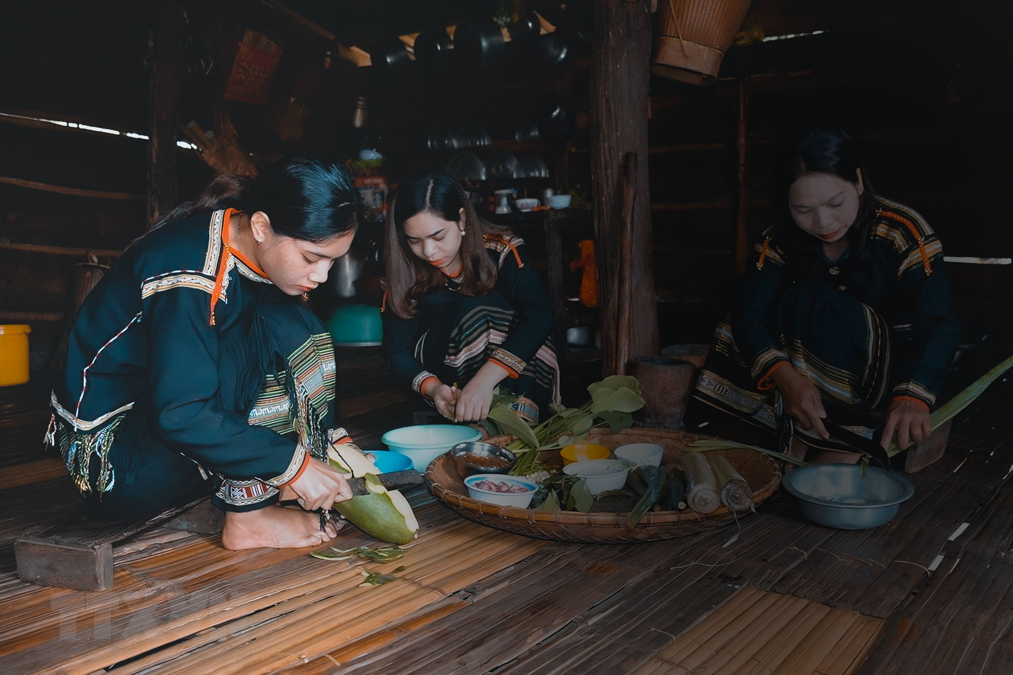 dat lat team building K'ho tribe