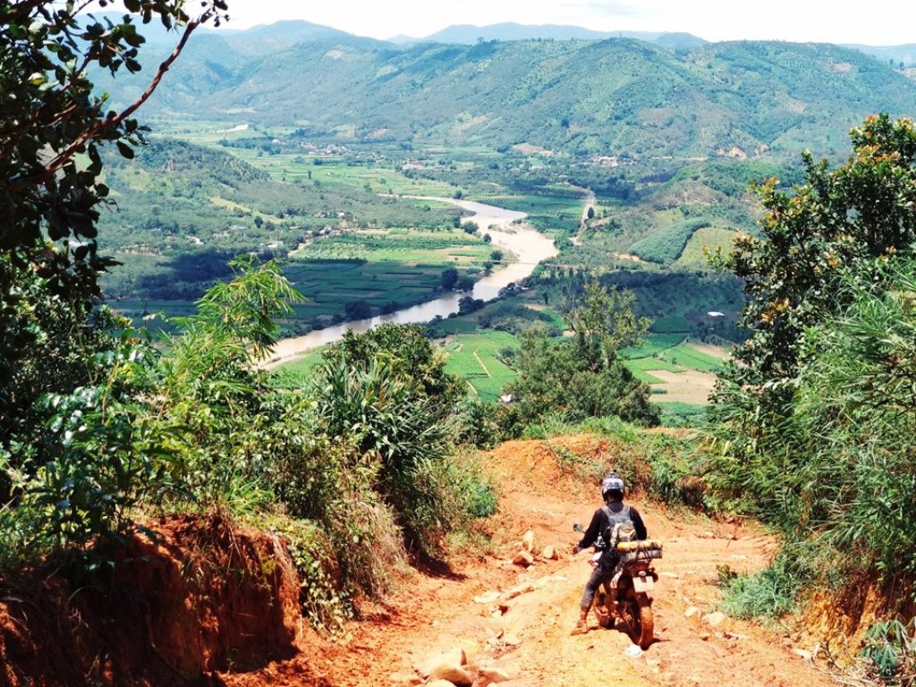 nam cat tien travel by motorbike