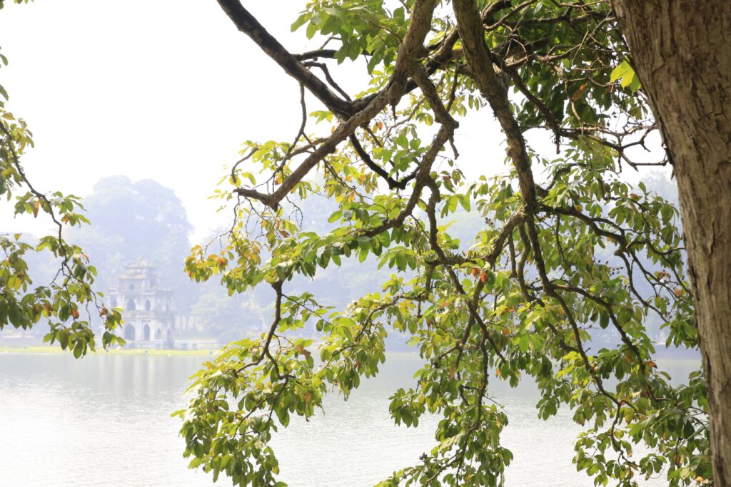 hoan kiem lake travel hanoi