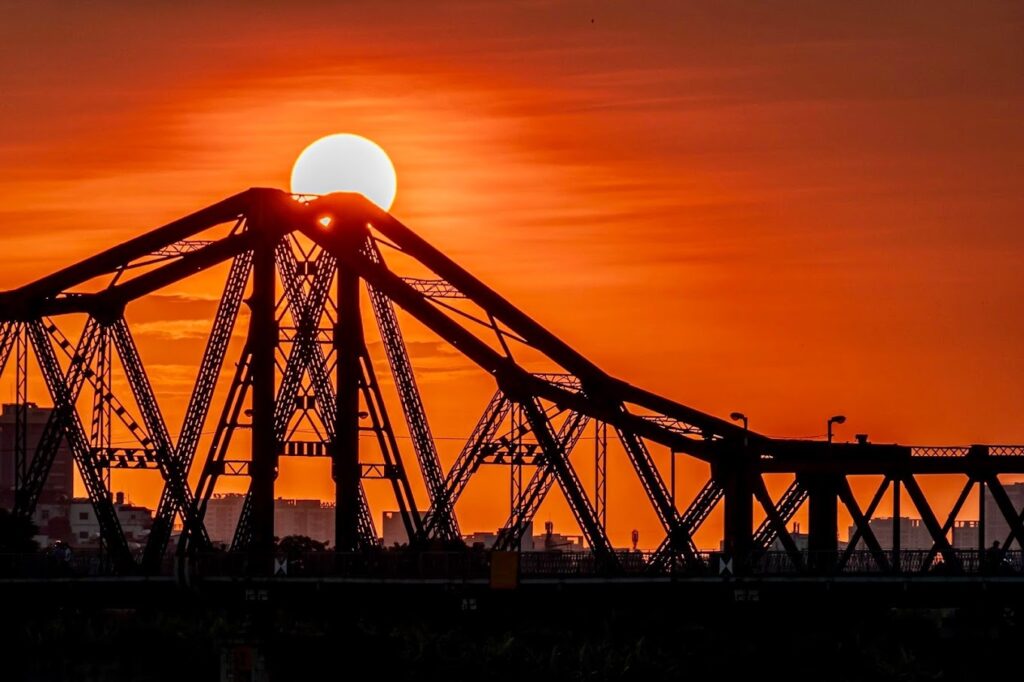 beautiful long bien sunset