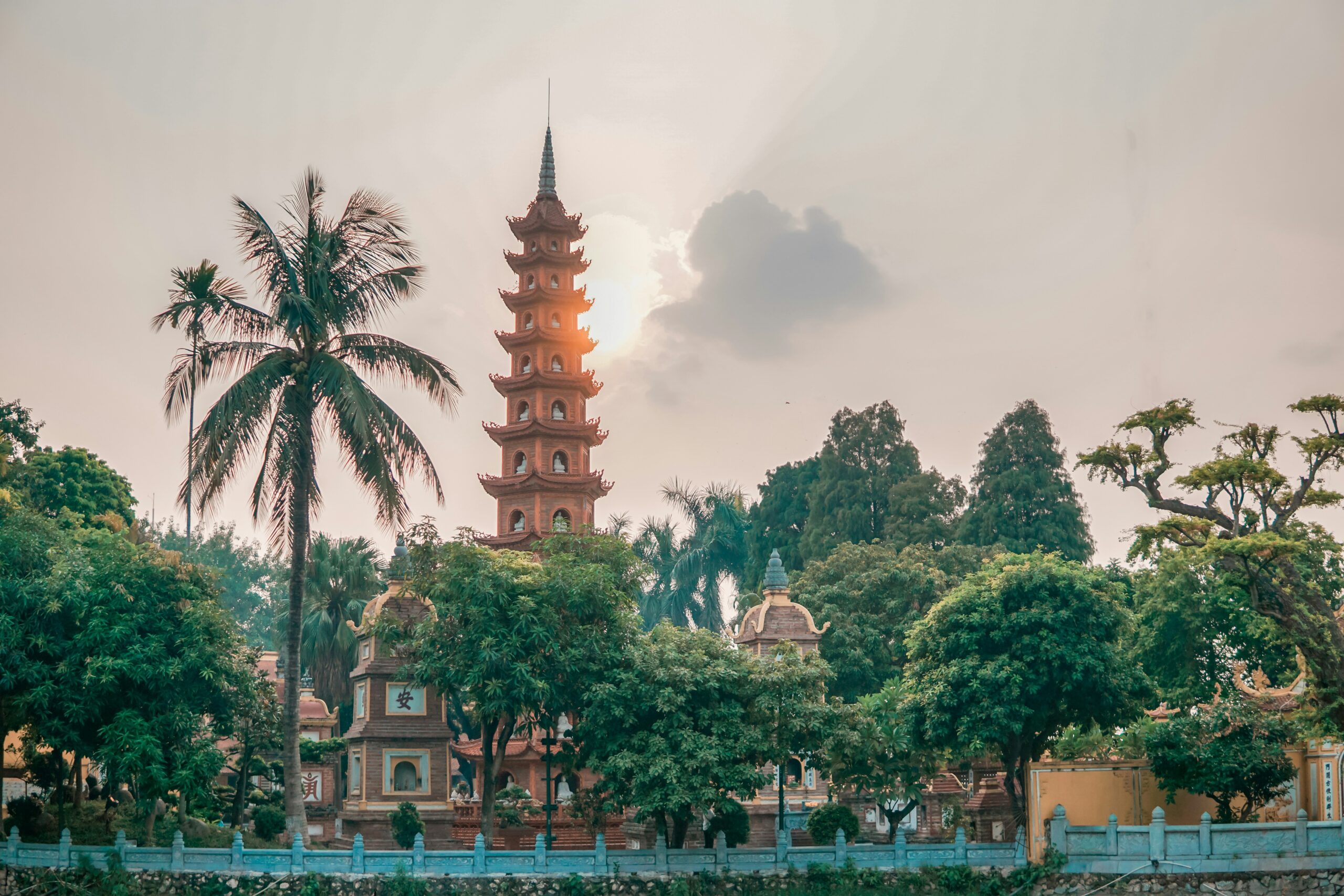 hanoi best time to travel weather