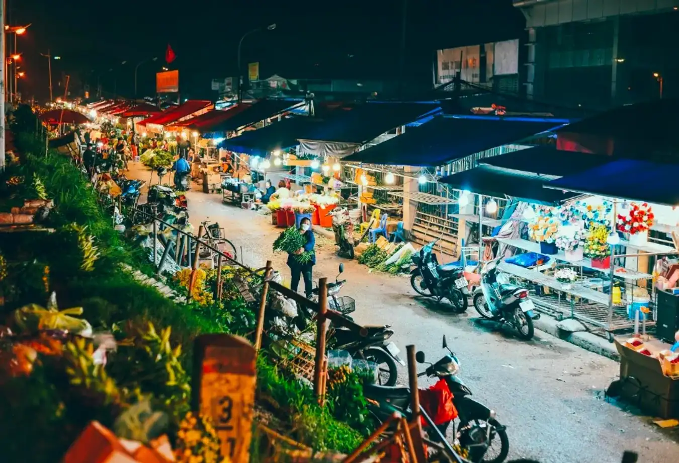 what to do in hanoi west lake