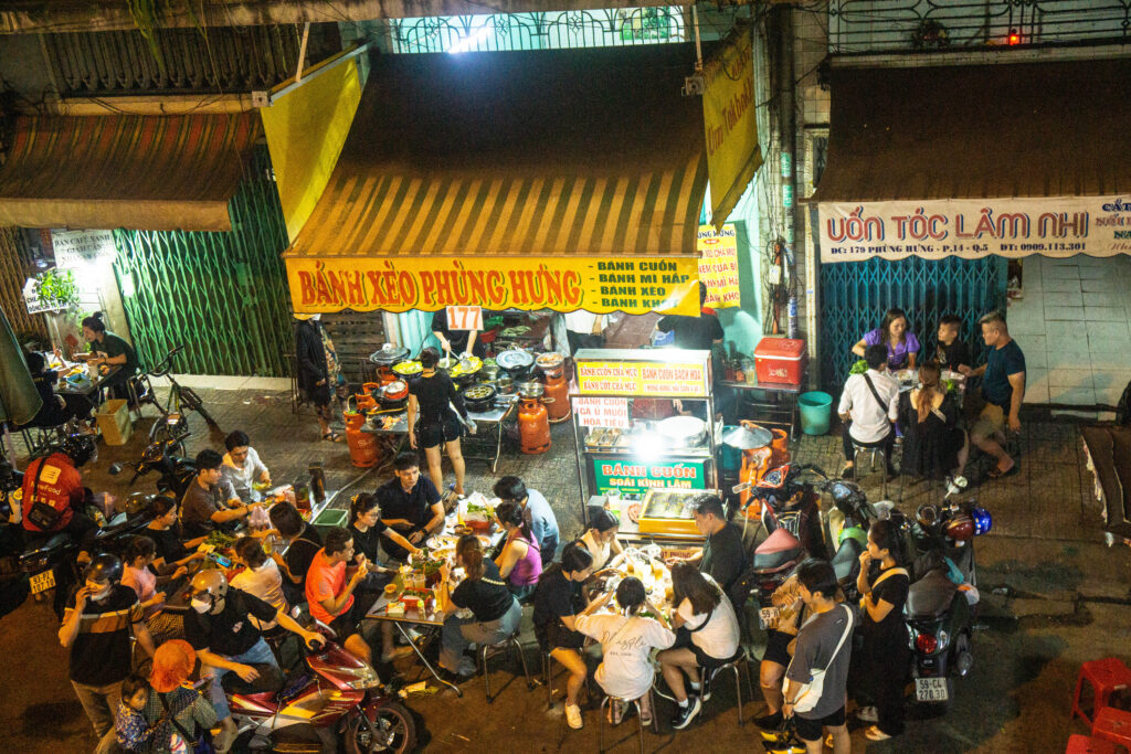 phung hung market saigon chinatown cho lon