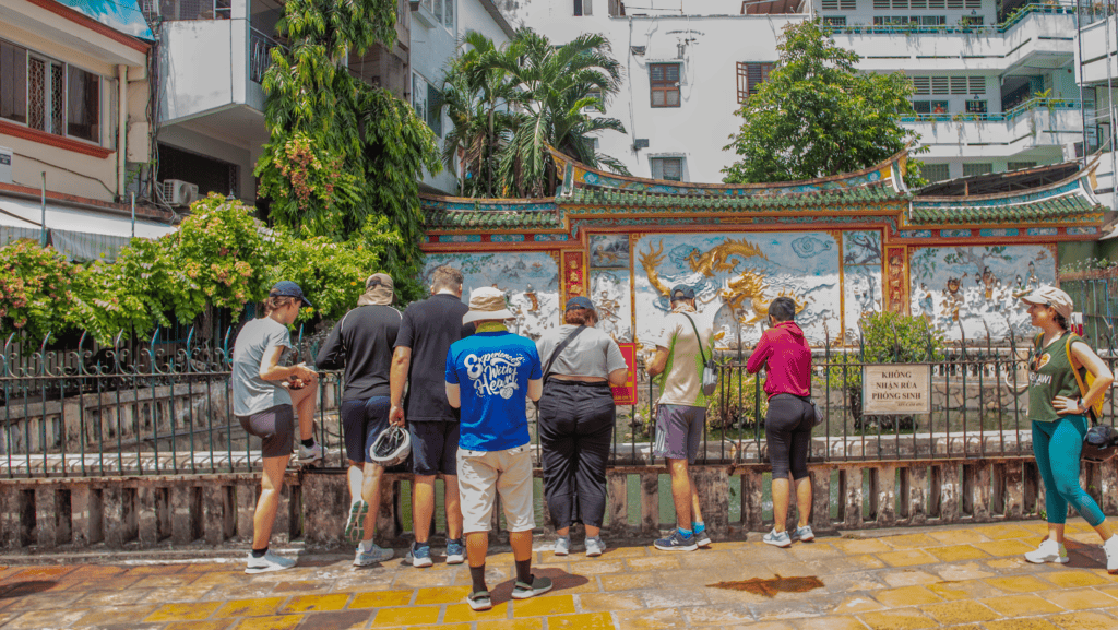 ho chi minh cho lon cycling tour
