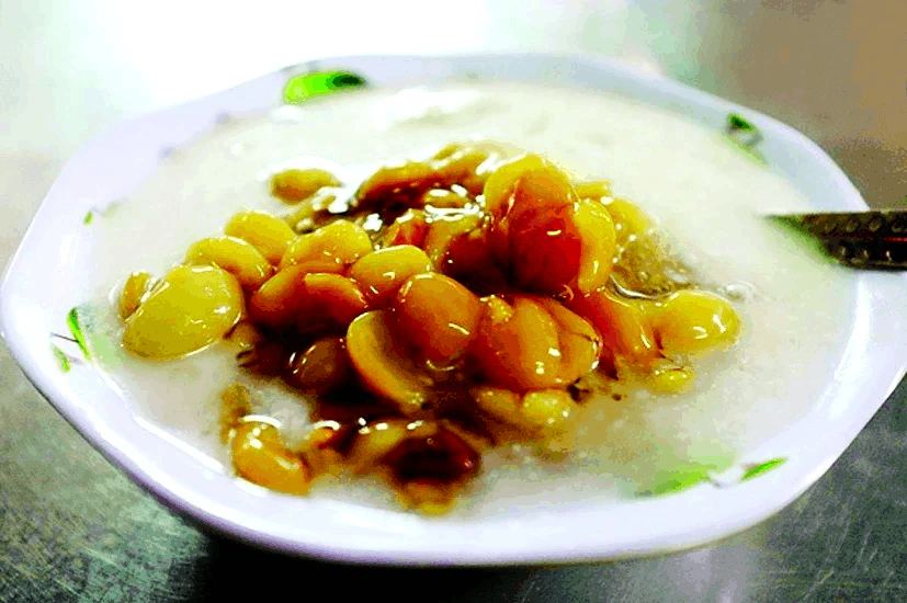 Must-try dessert in Saigon.