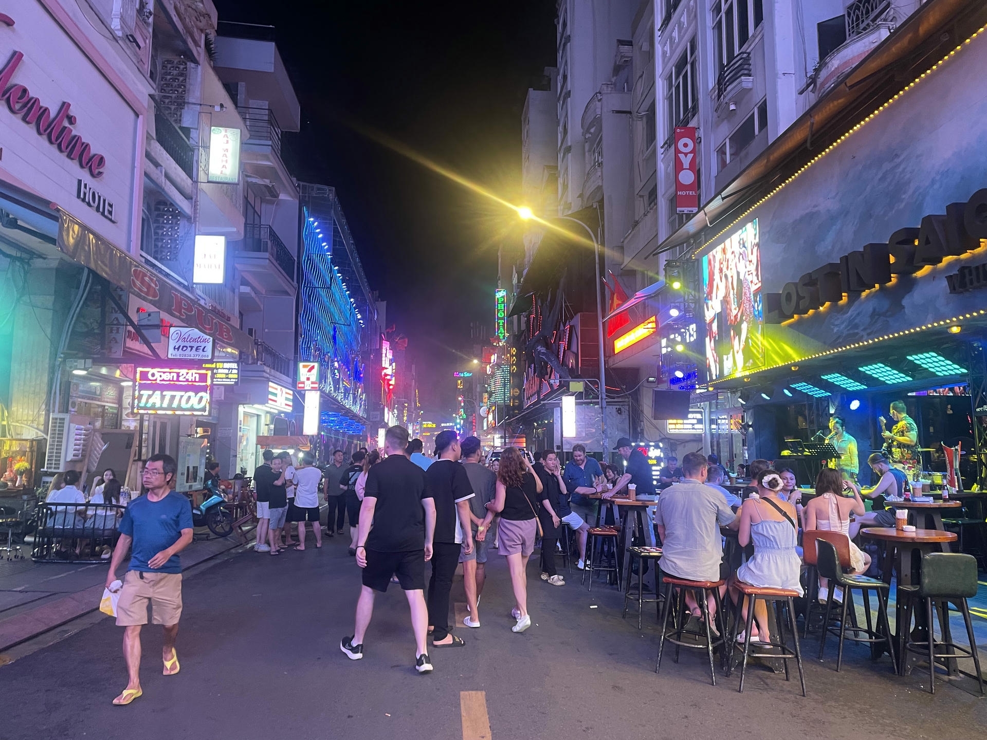 bui vien walking street