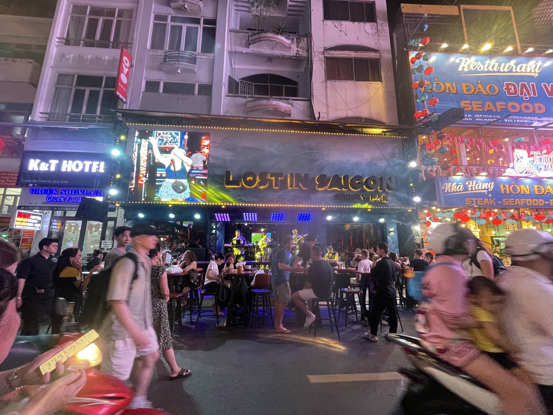 bui vien walking street