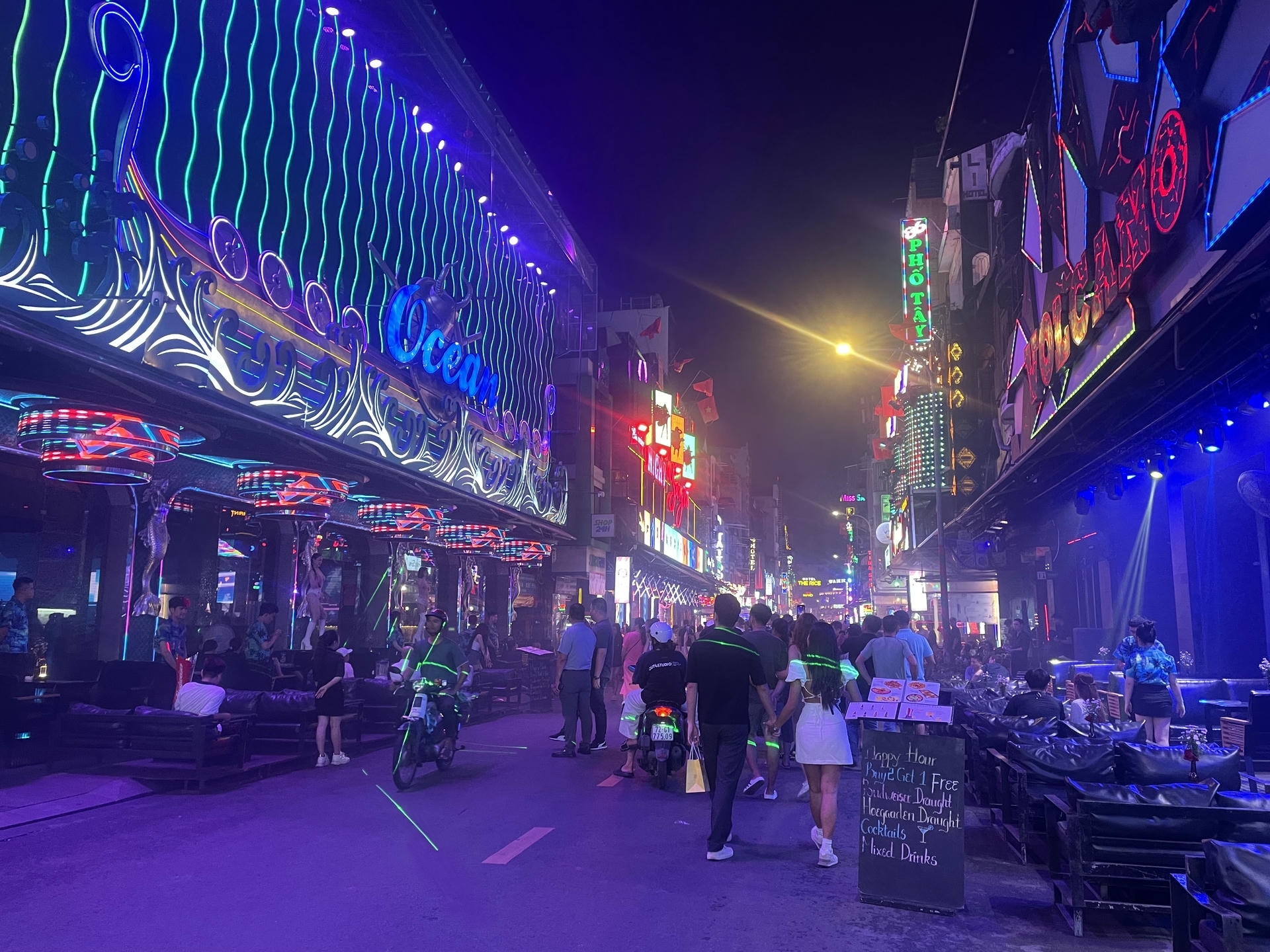 bui vien walking street