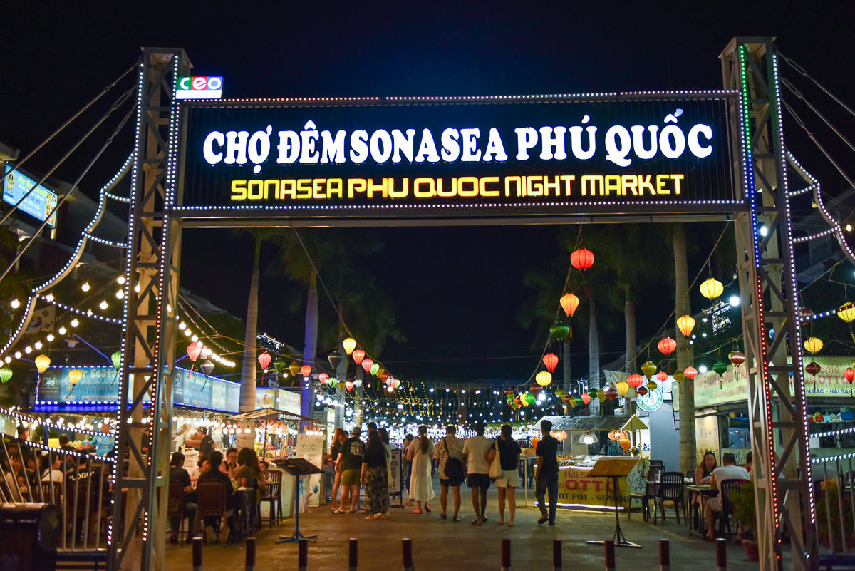 sonasea night market in phu quoc