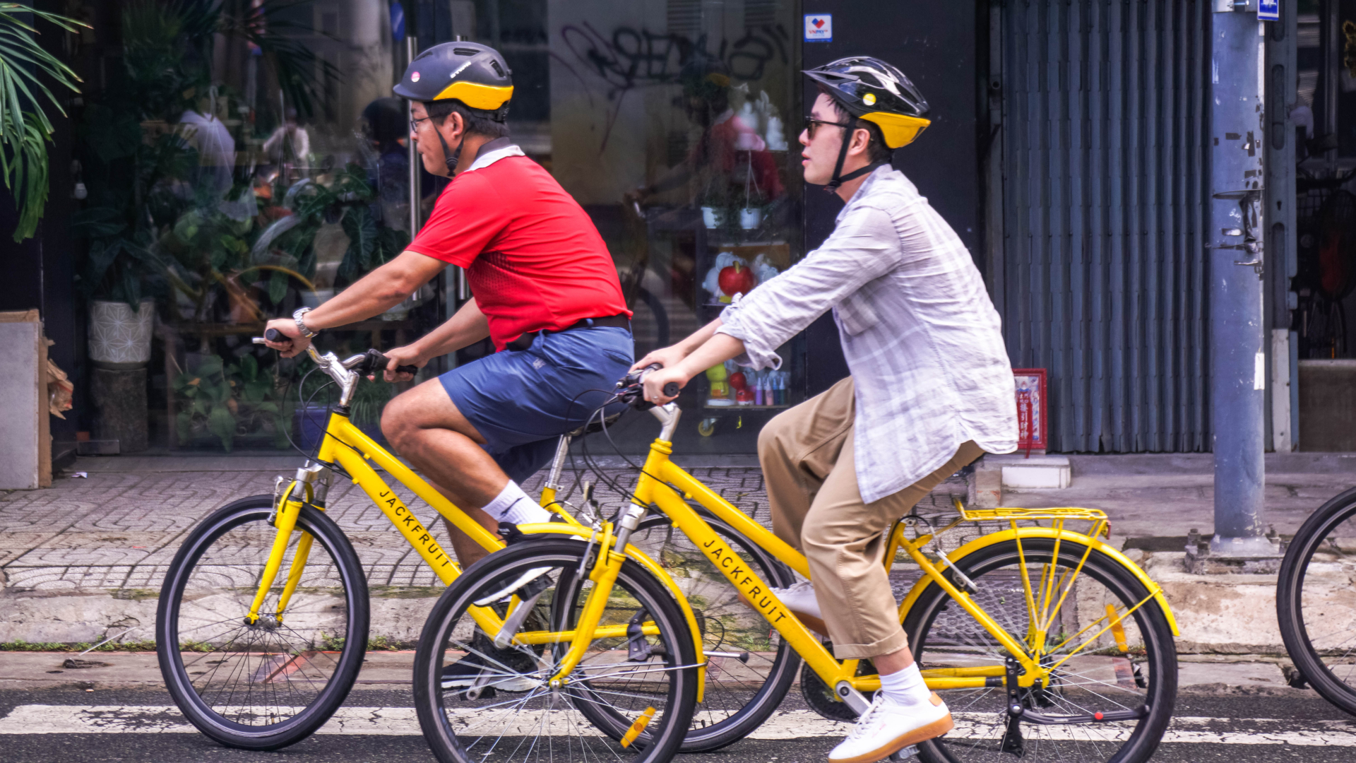 the challenge to cycling in Ho Chi Minh City